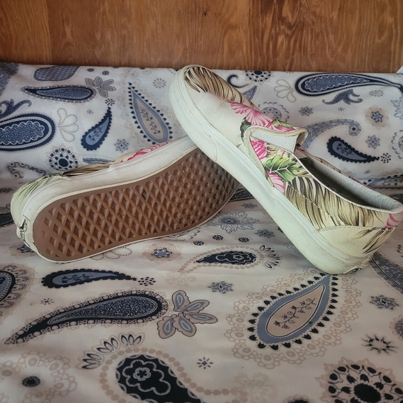 VANS - Picture 7 of 9